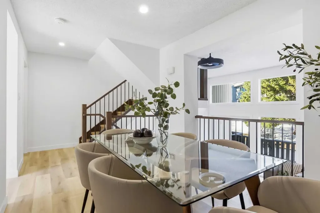 20 Point Mckay Court NW Calgary AB T3B 5B7