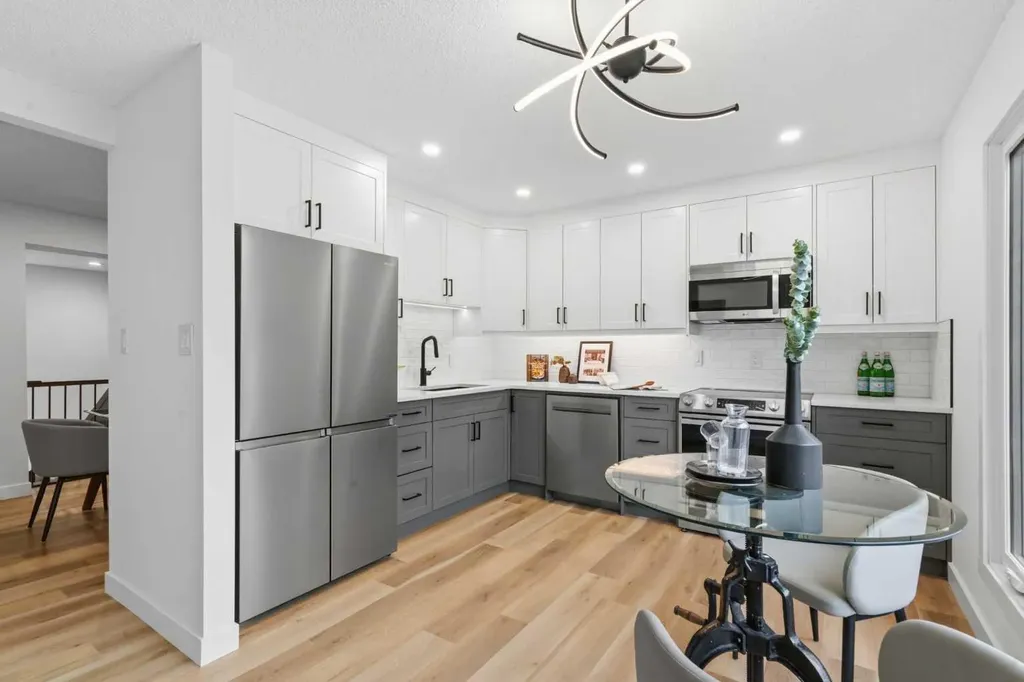20 Point Mckay Court NW Calgary AB T3B 5B7