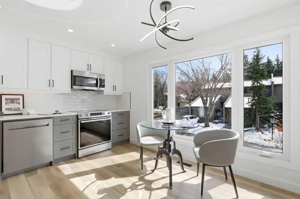 20 Point Mckay Court NW Calgary AB T3B 5B7