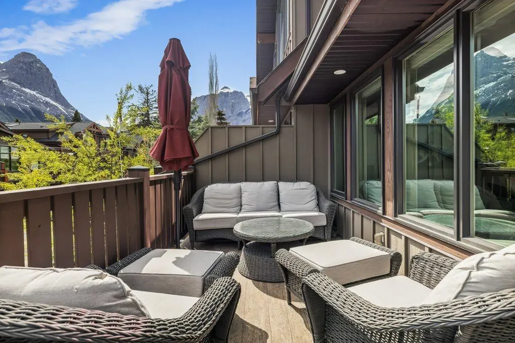 817 4th Street Canmore AB T1W 2G9