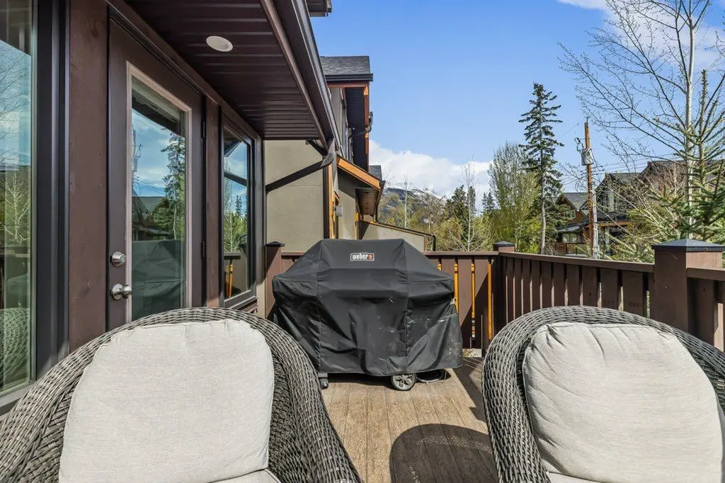 817 4th Street Canmore AB T1W 2G9