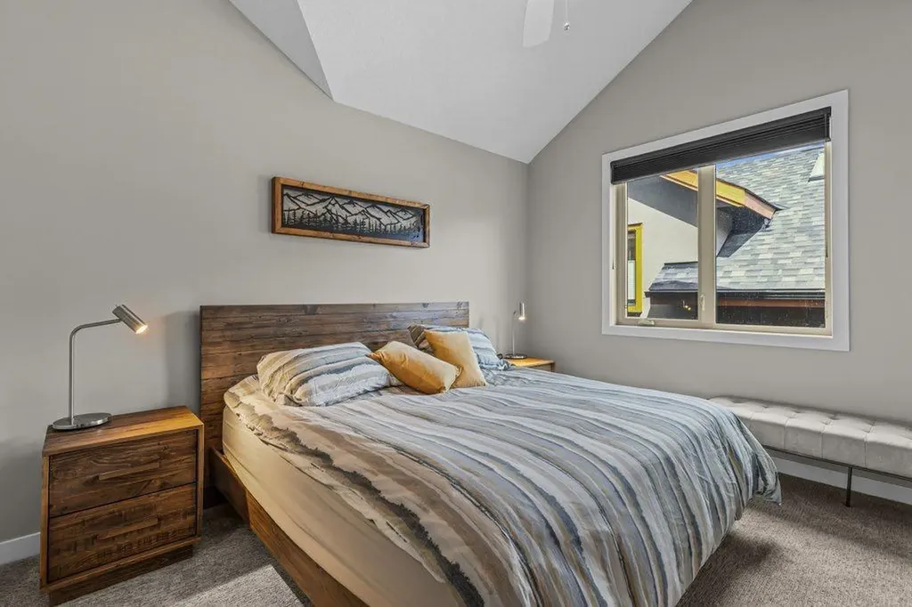 817 4th Street Canmore AB T1W 2G9