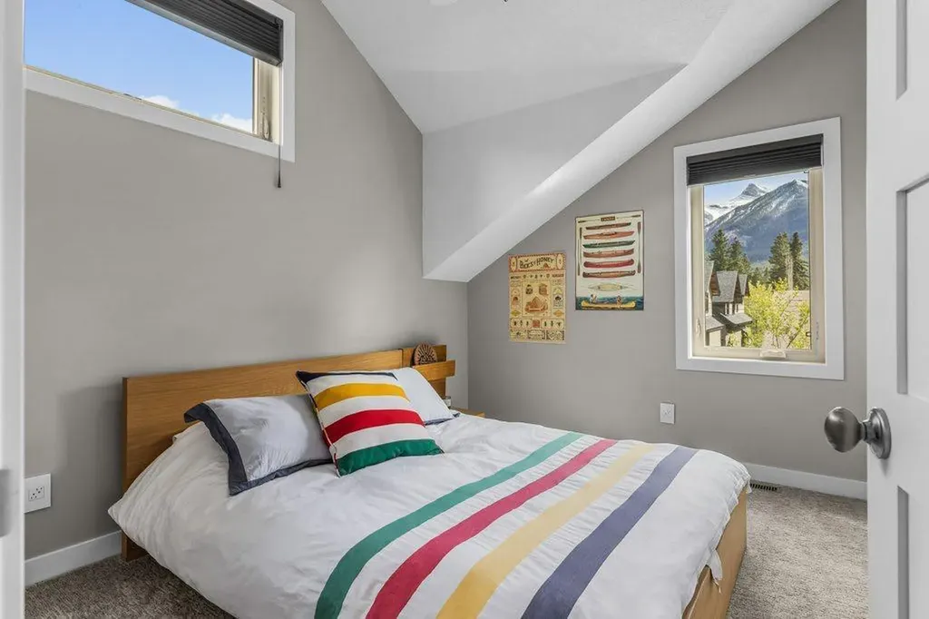 817 4th Street Canmore AB T1W 2G9