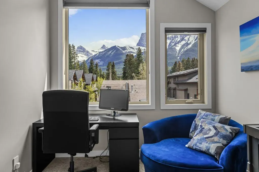 817 4th Street Canmore AB T1W 2G9