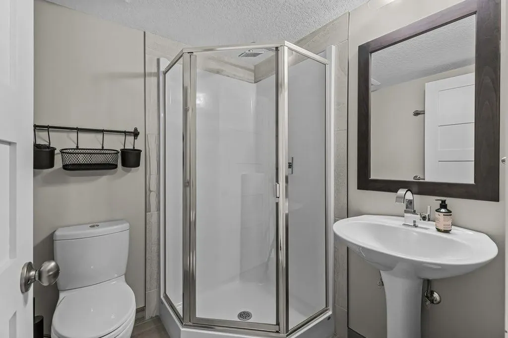 817 4th Street Canmore AB T1W 2G9