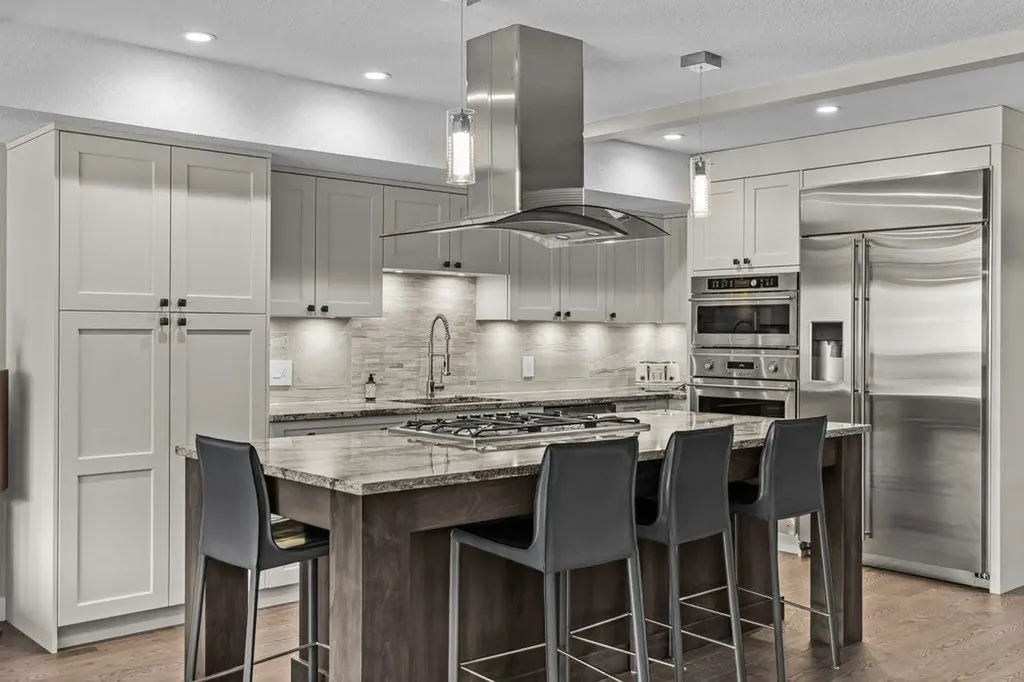 817 4th Street Canmore AB T1W 2G9