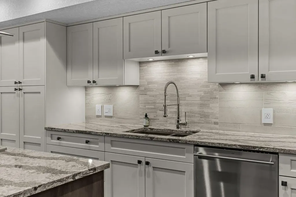 817 4th Street Canmore AB T1W 2G9
