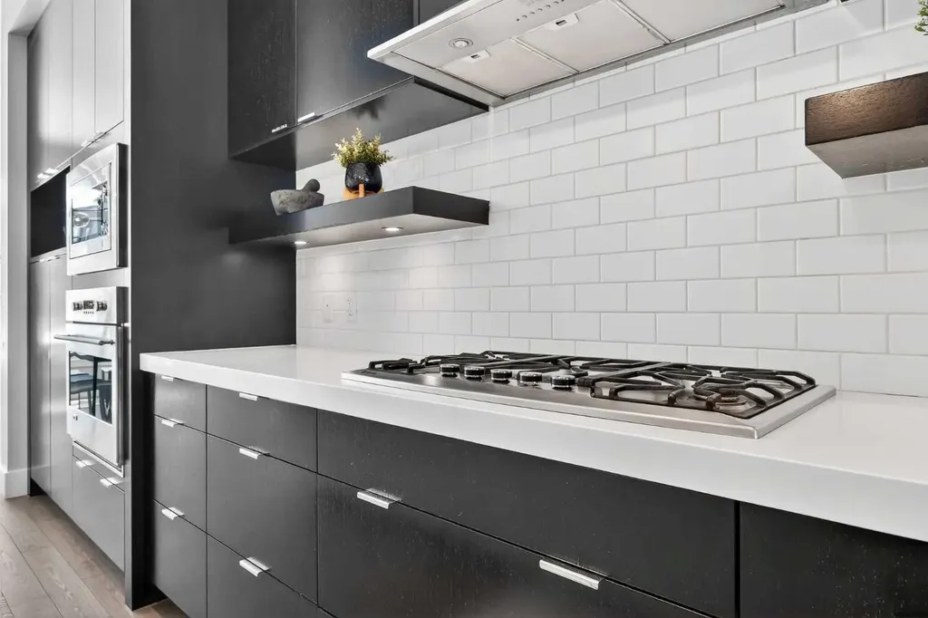 4905 21 Street SW Calgary AB T2T 5B7