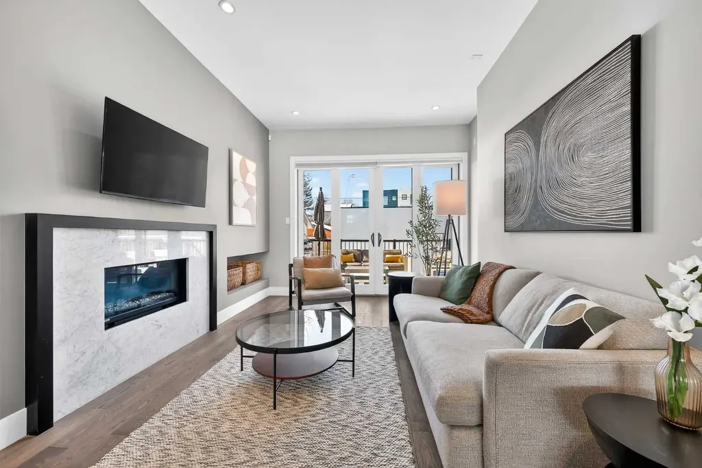 4905 21 Street SW Calgary AB T2T 5B7