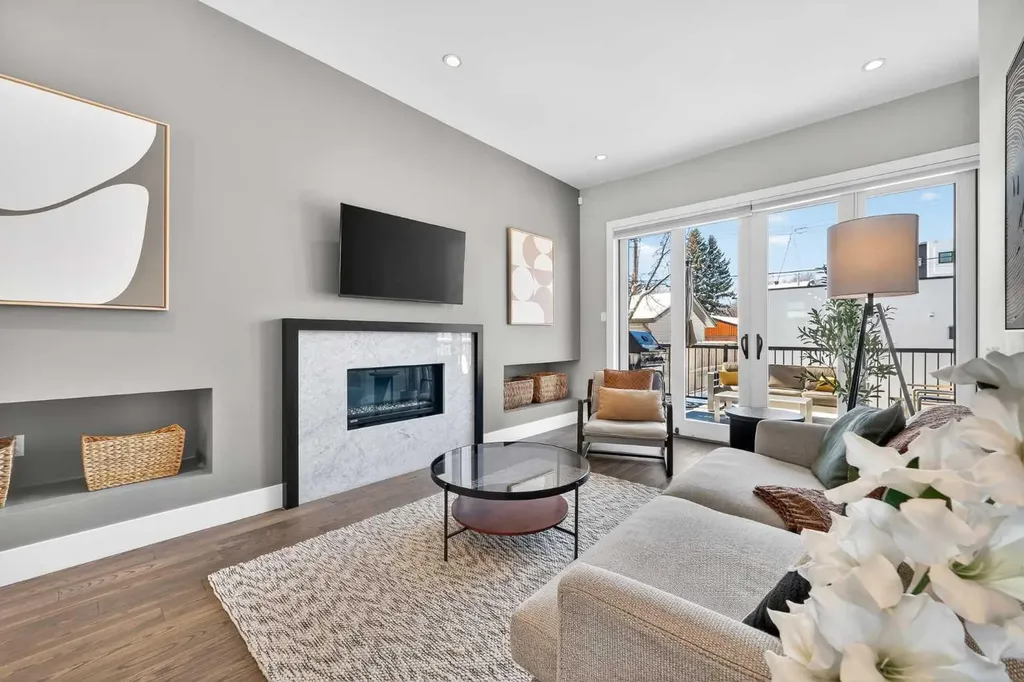 4905 21 Street SW Calgary AB T2T 5B7