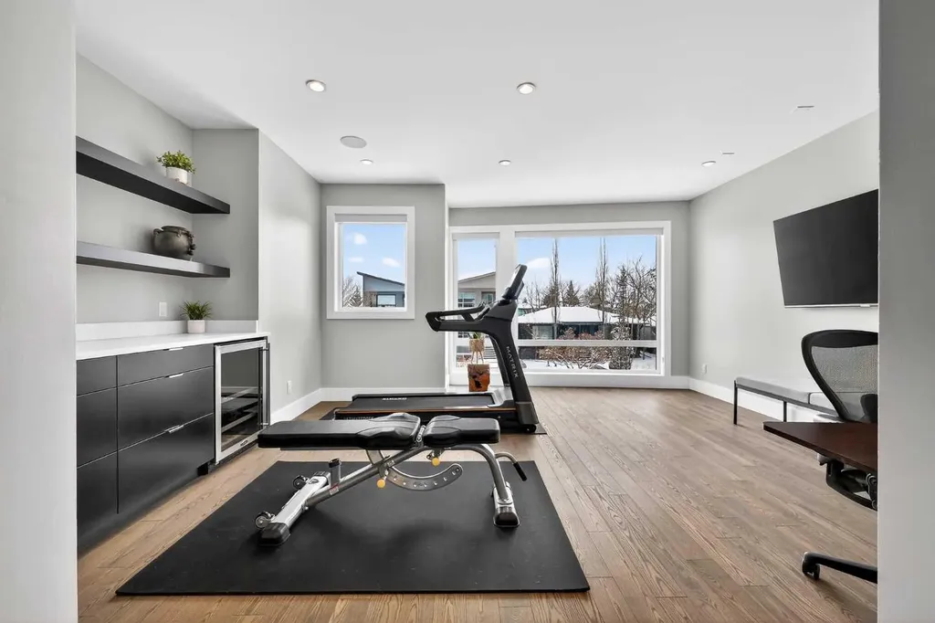 4905 21 Street SW Calgary AB T2T 5B7