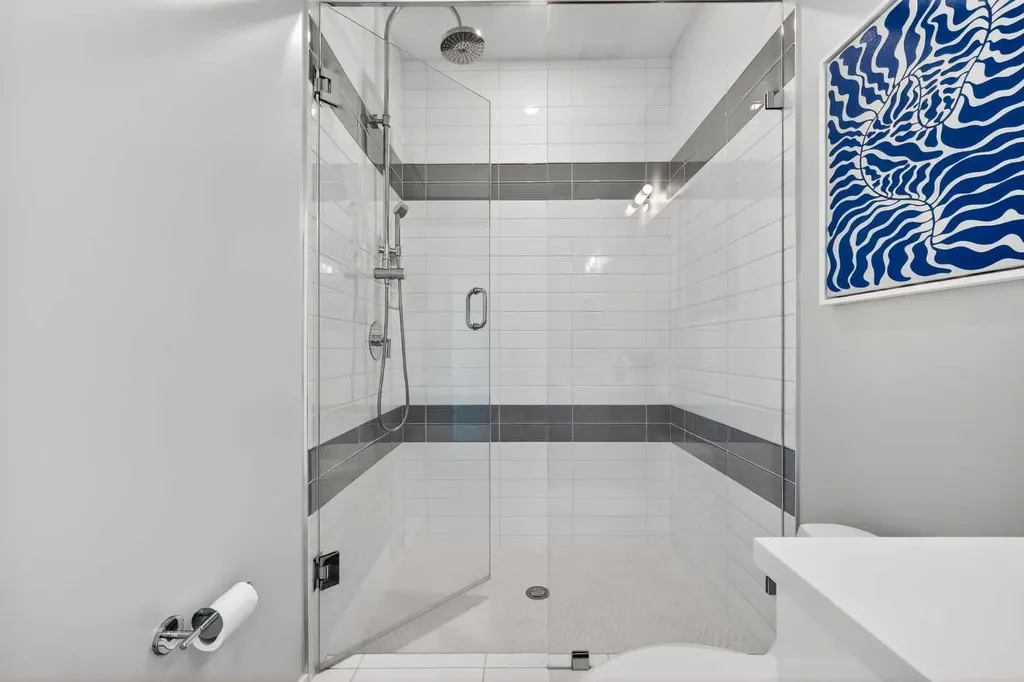4905 21 Street SW Calgary AB T2T 5B7
