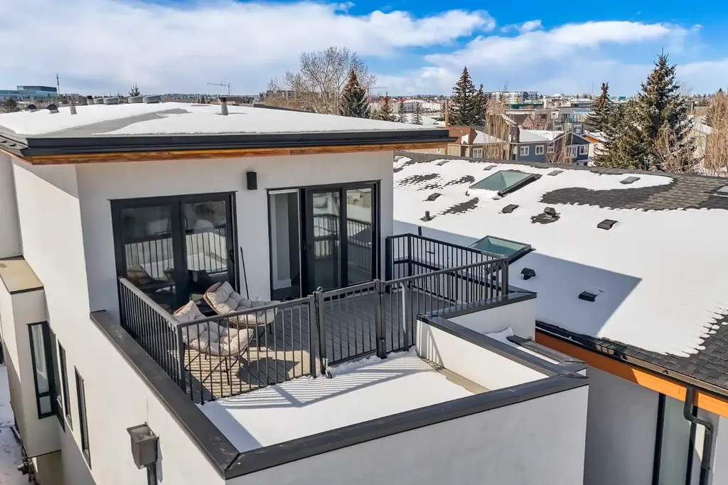 4905 21 Street SW Calgary AB T2T 5B7