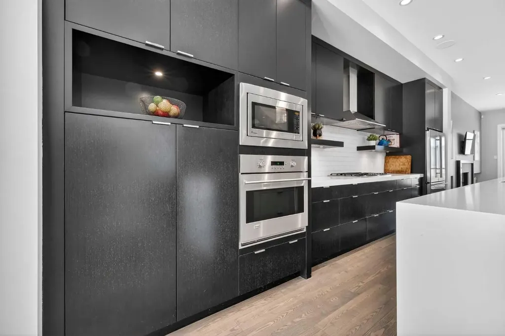 4905 21 Street SW Calgary AB T2T 5B7