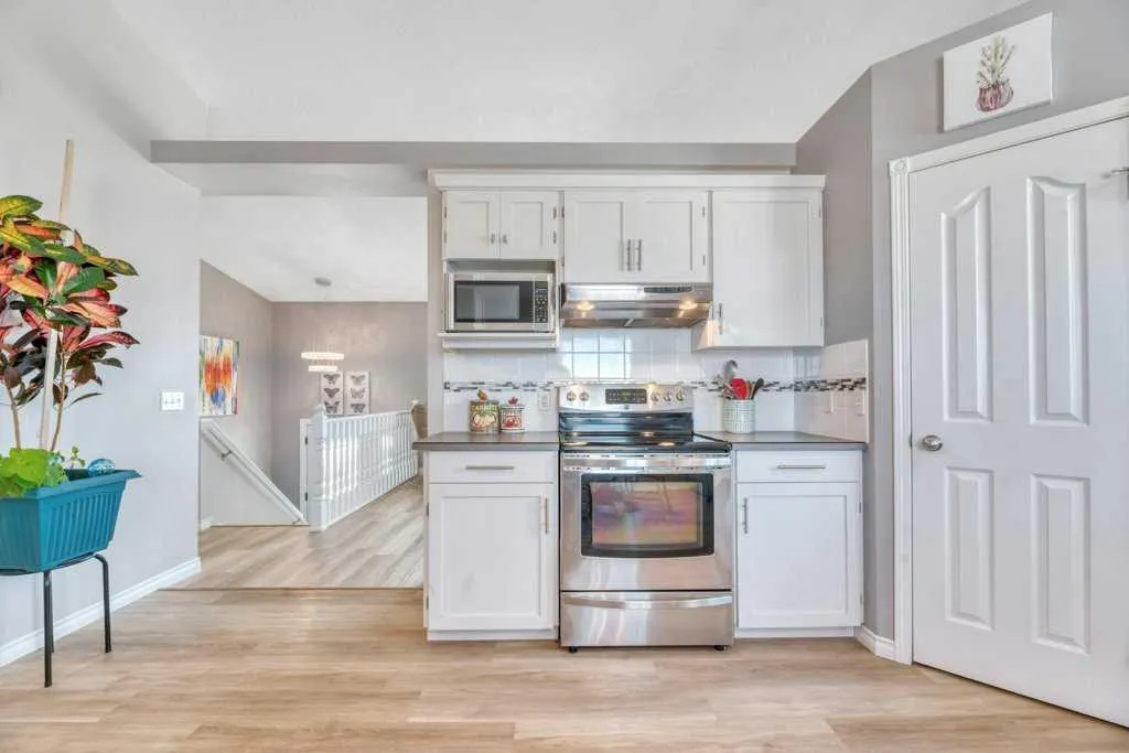 389 Strathford Crescent Strathmore AB T1P 1P1