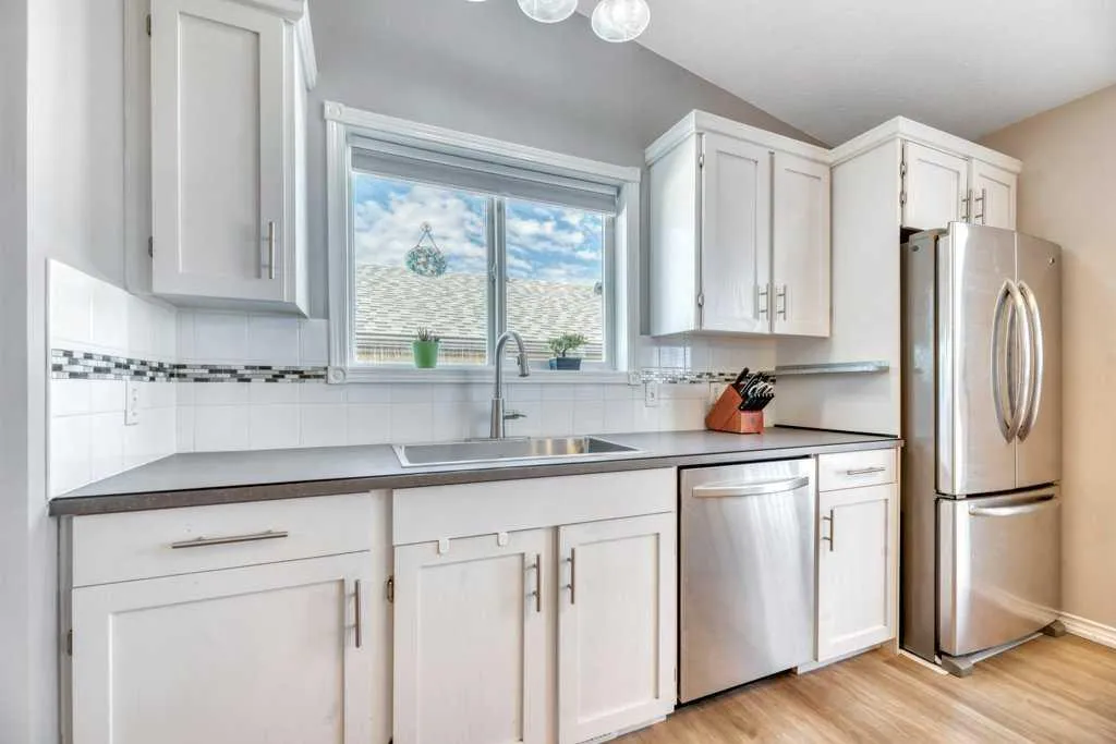 389 Strathford Crescent Strathmore AB T1P 1P1
