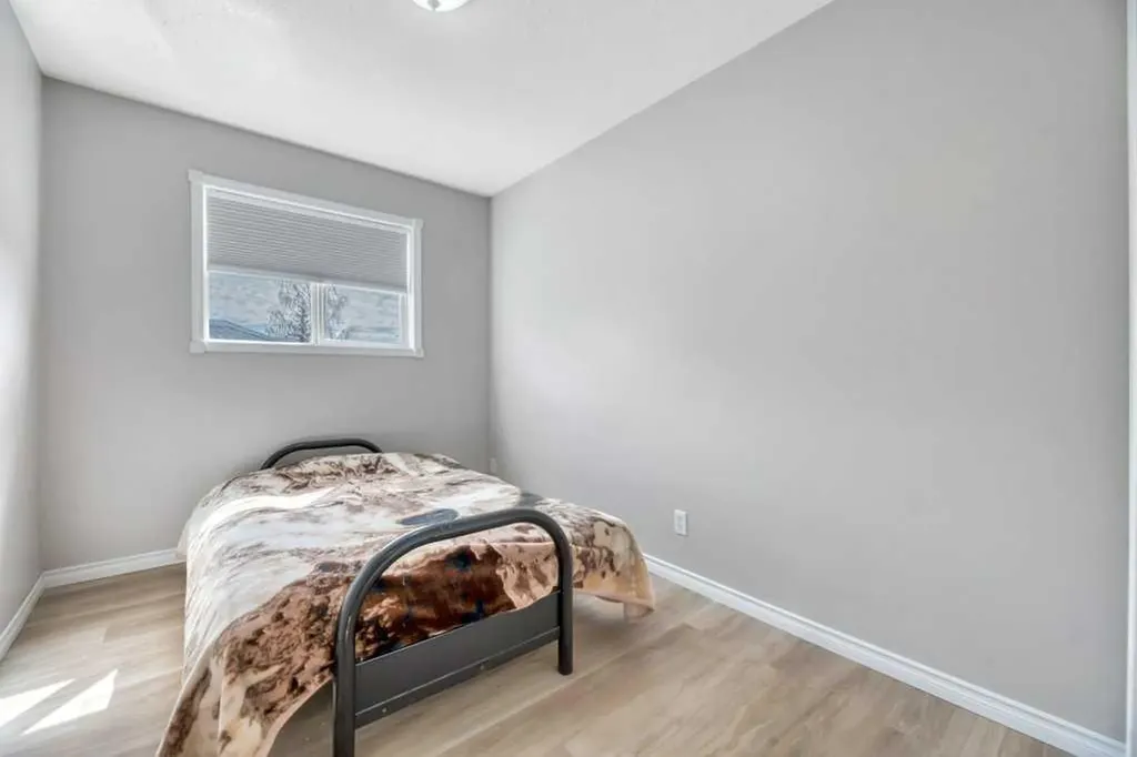 389 Strathford Crescent Strathmore AB T1P 1P1