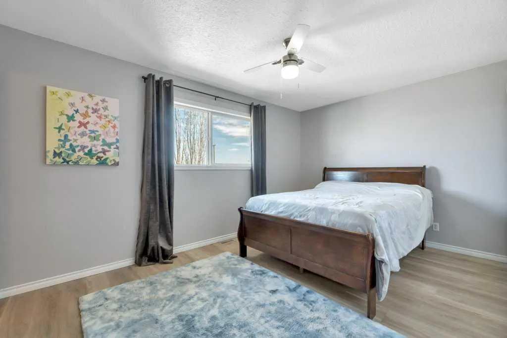 389 Strathford Crescent Strathmore AB T1P 1P1