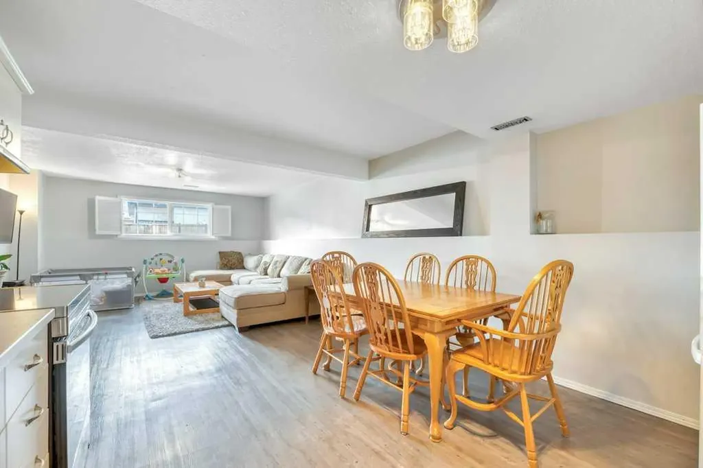 389 Strathford Crescent Strathmore AB T1P 1P1