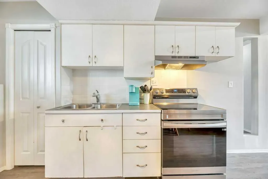 389 Strathford Crescent Strathmore AB T1P 1P1