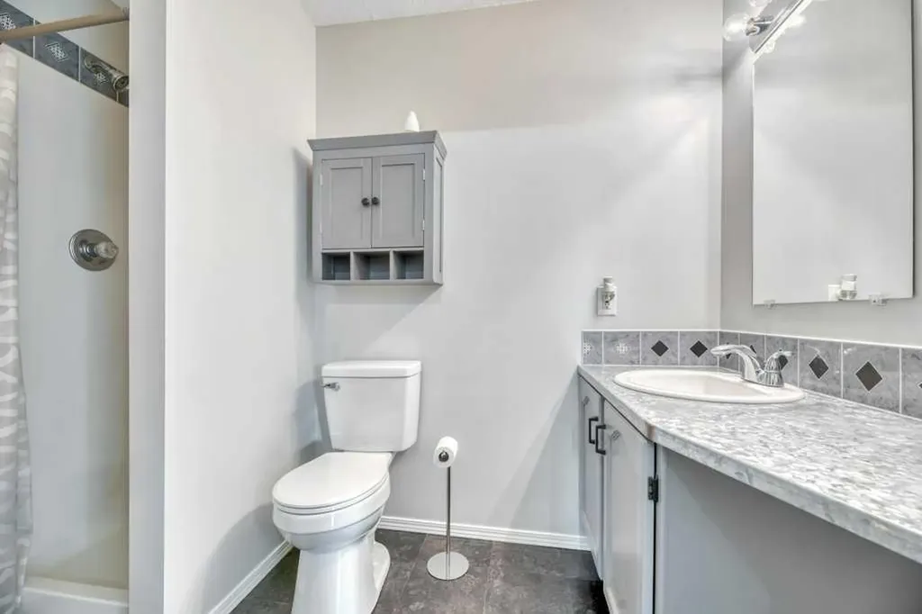 389 Strathford Crescent Strathmore AB T1P 1P1