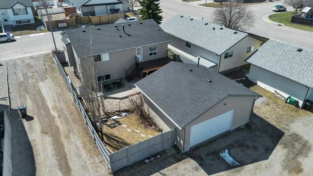 389 Strathford Crescent Strathmore AB T1P 1P1