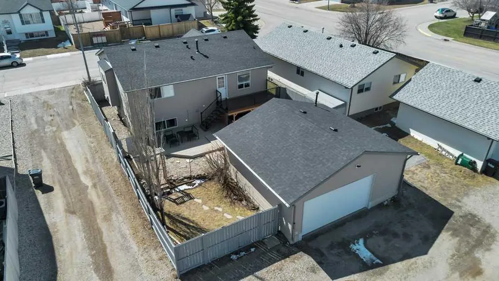 389 Strathford Crescent Strathmore AB T1P 1P1