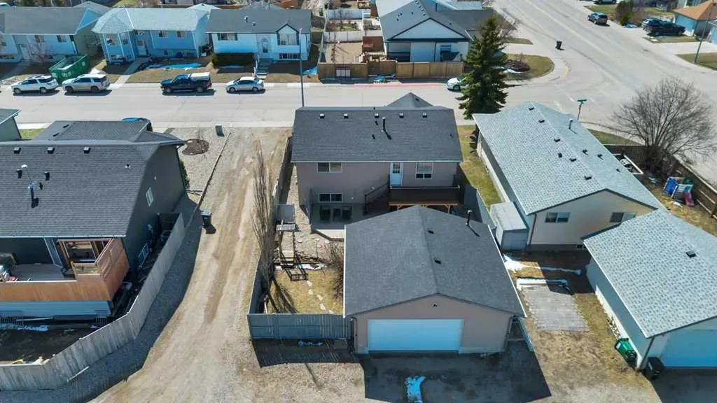 389 Strathford Crescent Strathmore AB T1P 1P1