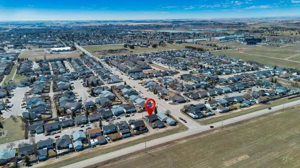 389 Strathford Crescent Strathmore AB T1P 1P1