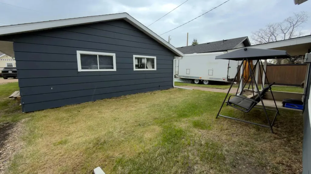 1213 4 Avenue Wainwright AB T9W1G7