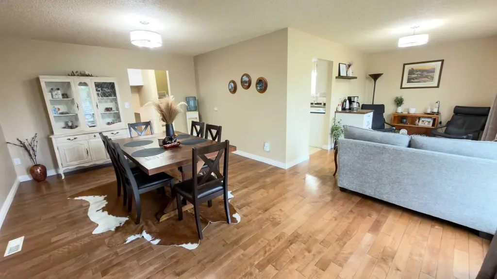 1213 4 Avenue Wainwright AB T9W1G7