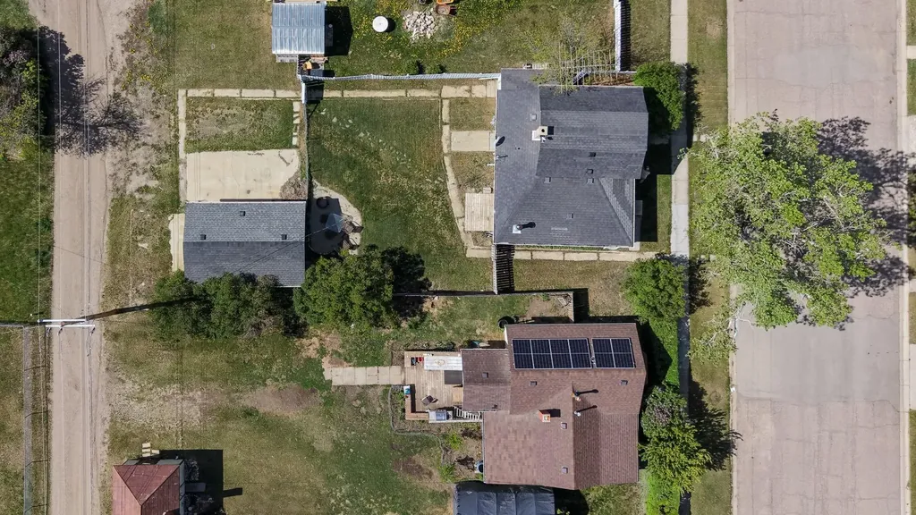 223 2 Street N Vulcan AB T0L 2B0