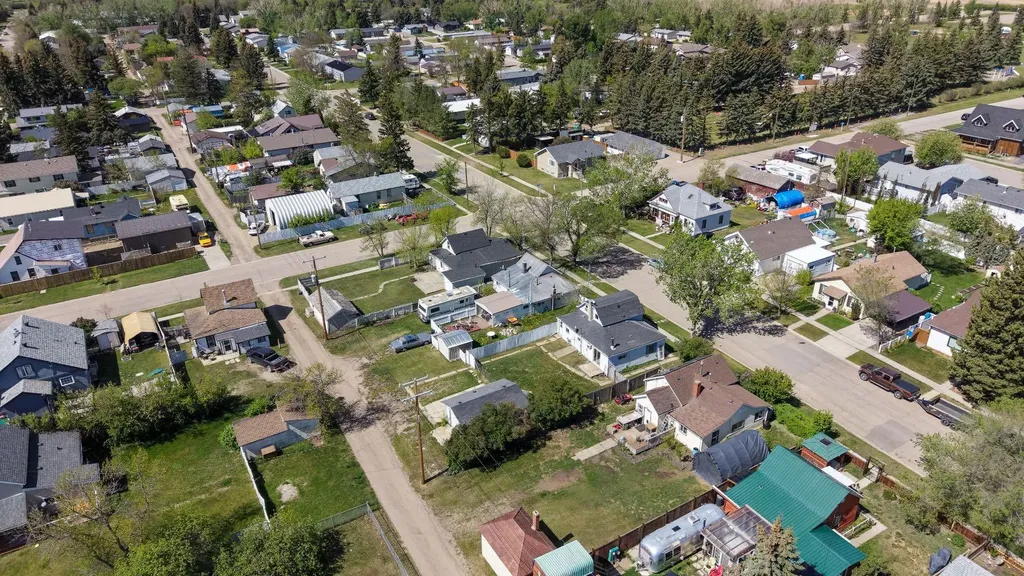 223 2 Street N Vulcan AB T0L 2B0