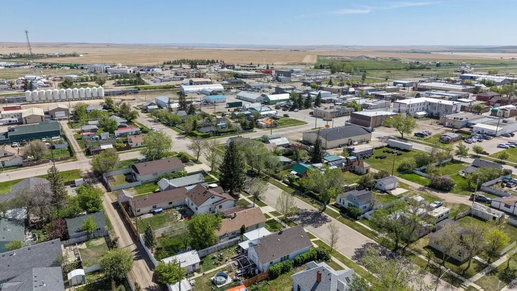 223 2 Street N Vulcan AB T0L 2B0
