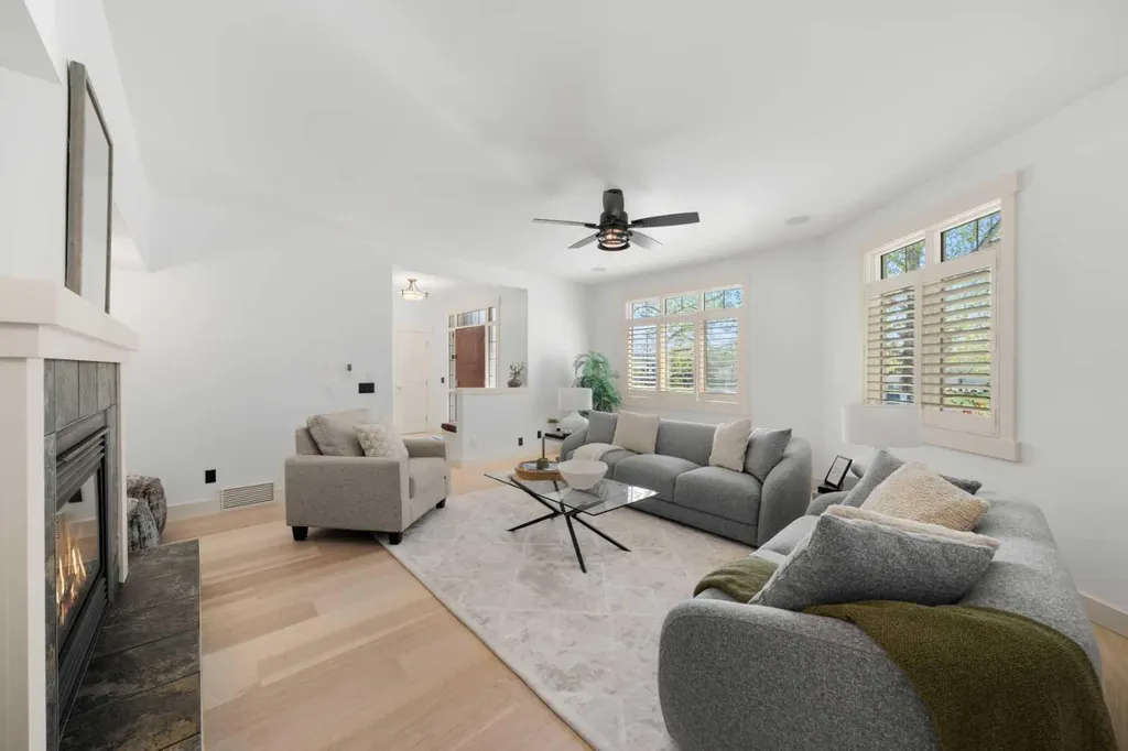 2341 6 Avenue NW Calgary AB T2N 0X3