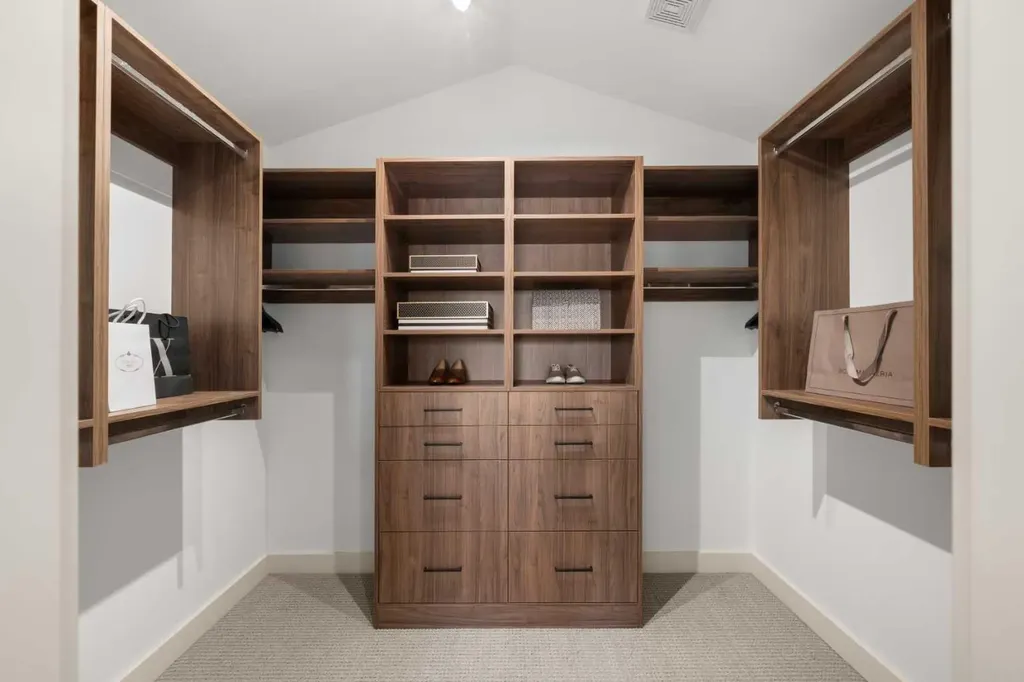 2341 6 Avenue NW Calgary AB T2N 0X3