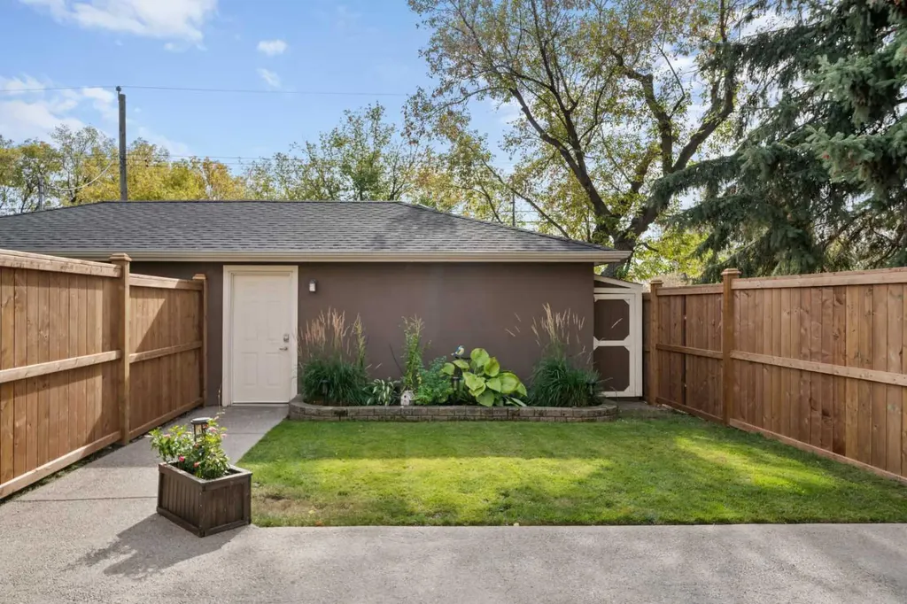 2341 6 Avenue NW Calgary AB T2N 0X3