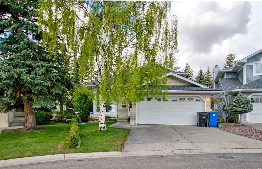 345 Sandringham Court NW Calgary AB T3K 3V6