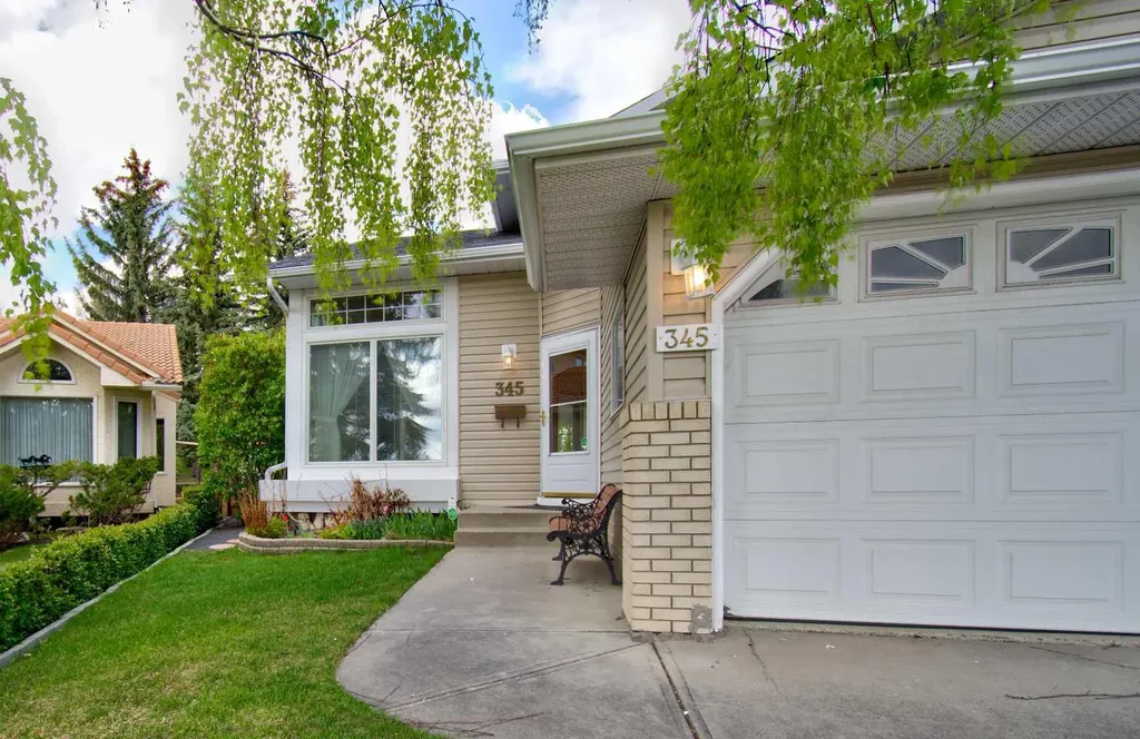 345 Sandringham Court NW Calgary AB T3K 3V6