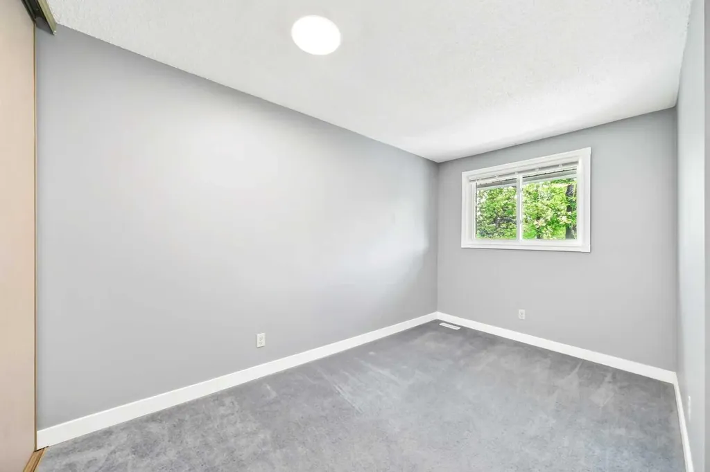 6915 Ranchview Drive NW Calgary AB T3G 1R8