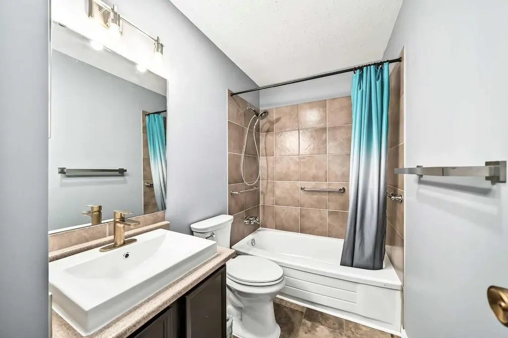 6915 Ranchview Drive NW Calgary AB T3G 1R8