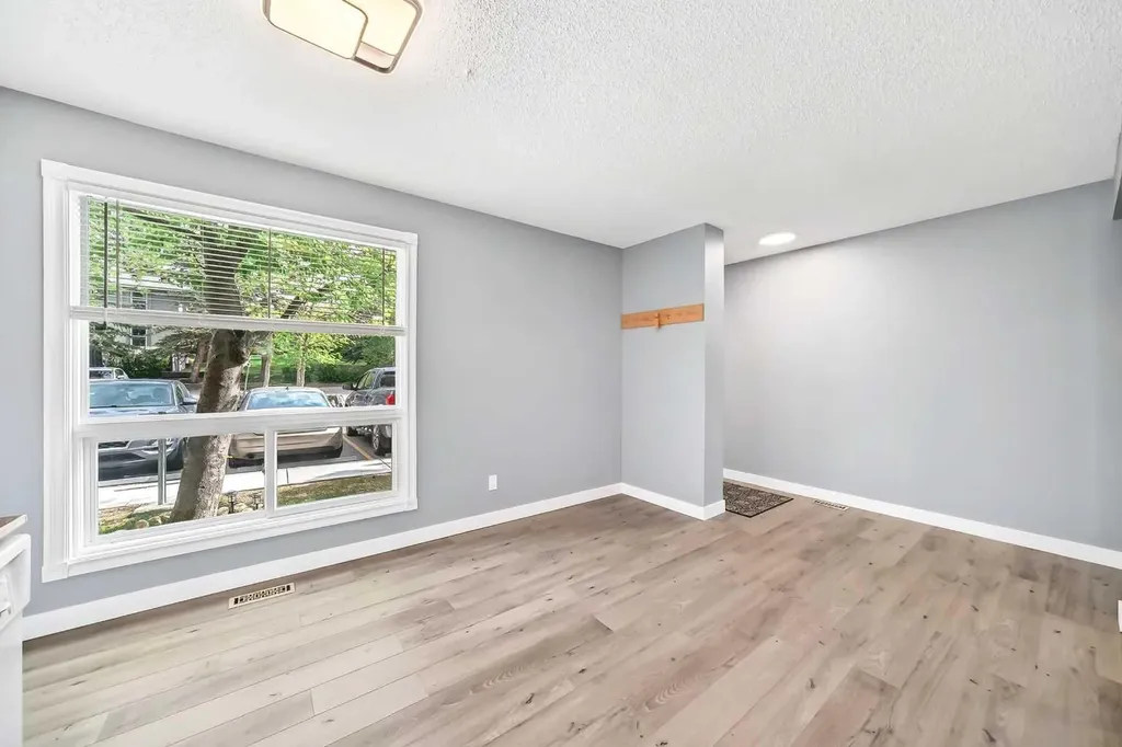6915 Ranchview Drive NW Calgary AB T3G 1R8