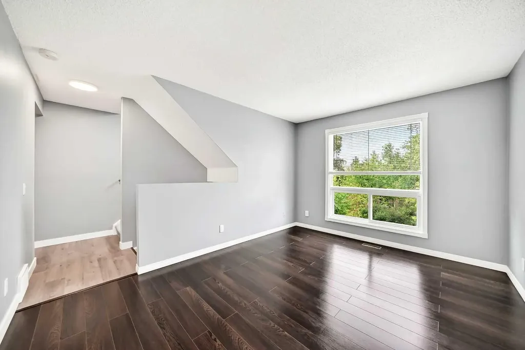 6915 Ranchview Drive NW Calgary AB T3G 1R8