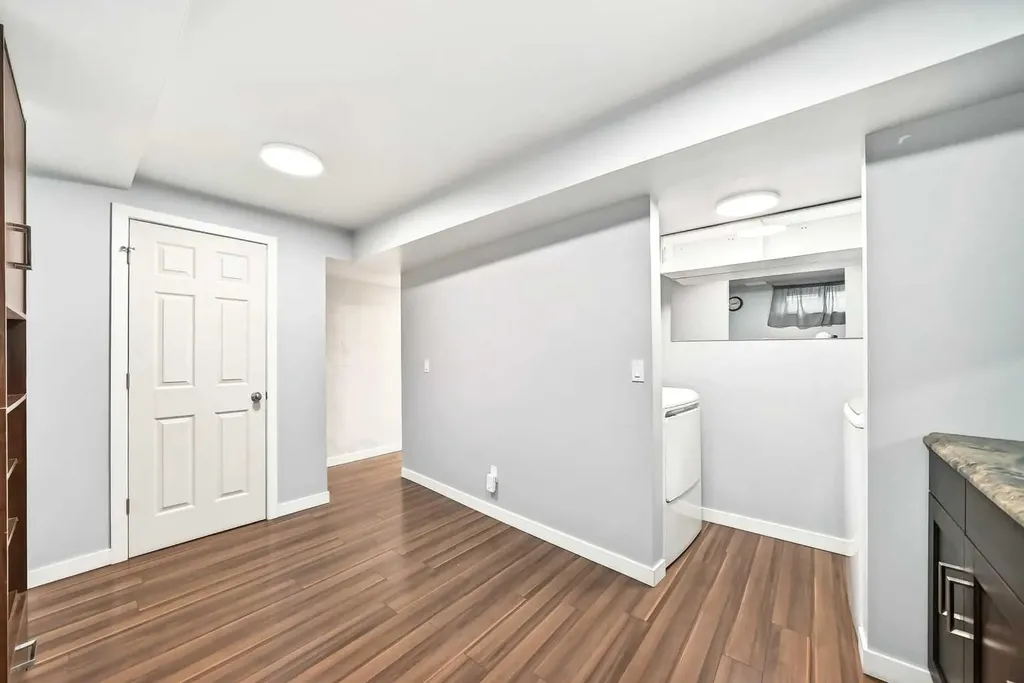 6915 Ranchview Drive NW Calgary AB T3G 1R8