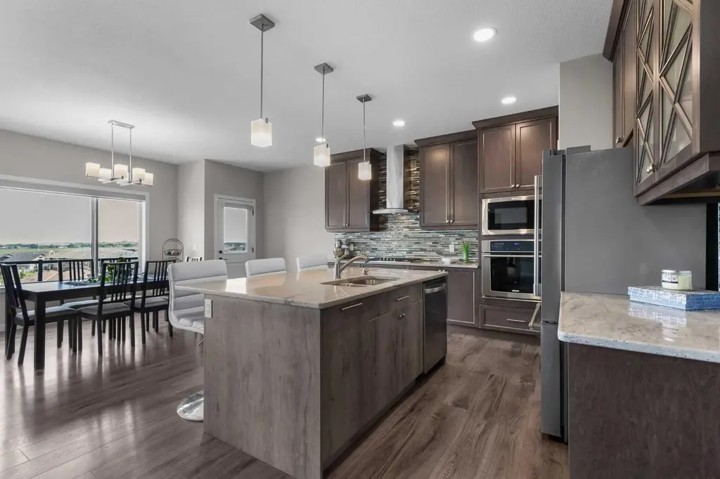 247 Hillcrest Heights SW Airdrie AB T4B 3Z2