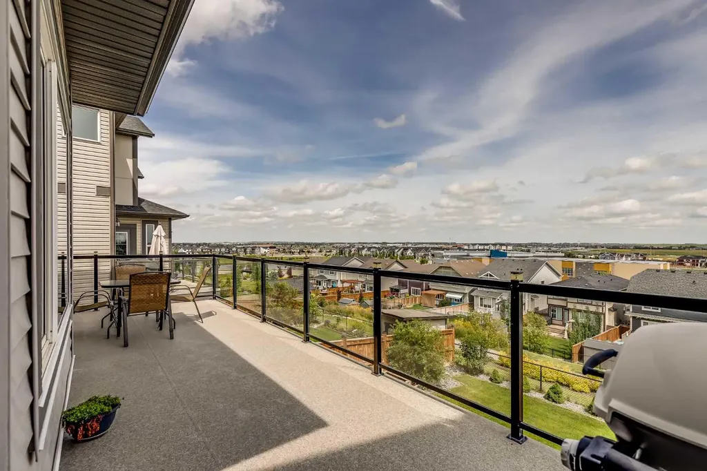 247 Hillcrest Heights SW Airdrie AB T4B 3Z2