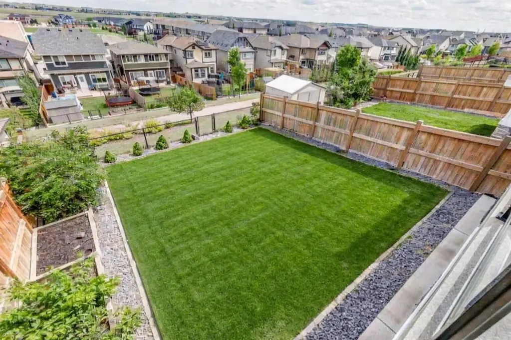 247 Hillcrest Heights SW Airdrie AB T4B 3Z2