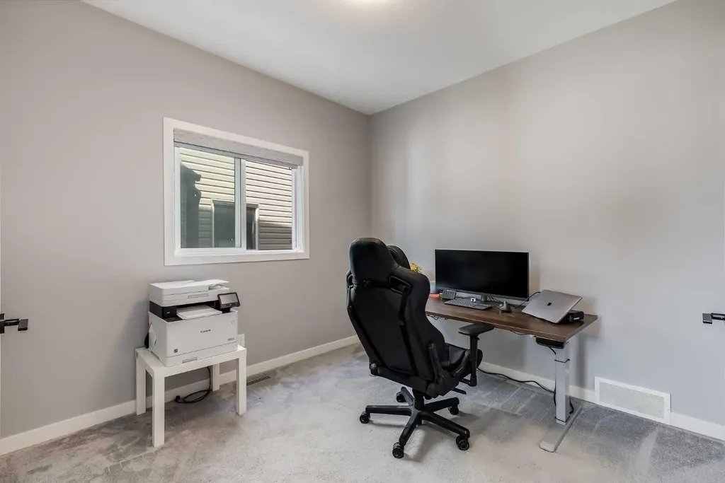 247 Hillcrest Heights SW Airdrie AB T4B 3Z2