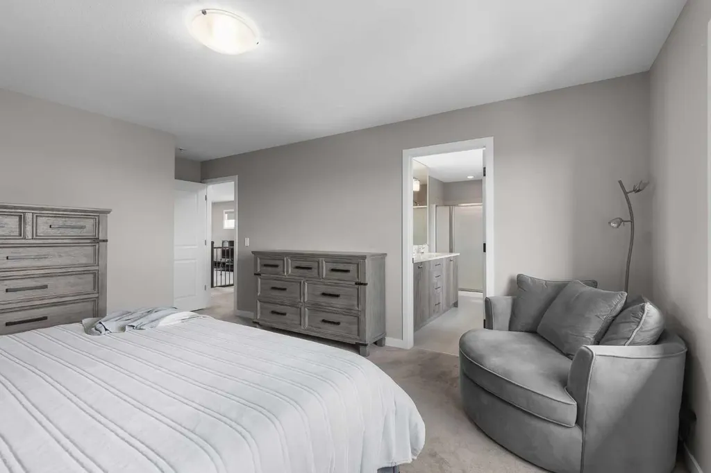 247 Hillcrest Heights SW Airdrie AB T4B 3Z2
