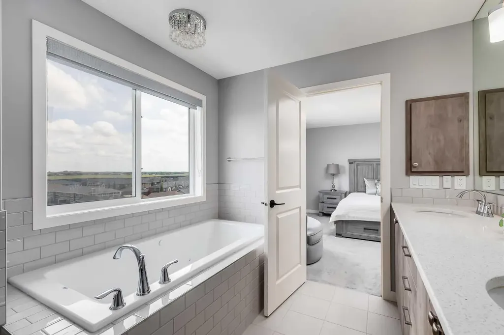 247 Hillcrest Heights SW Airdrie AB T4B 3Z2